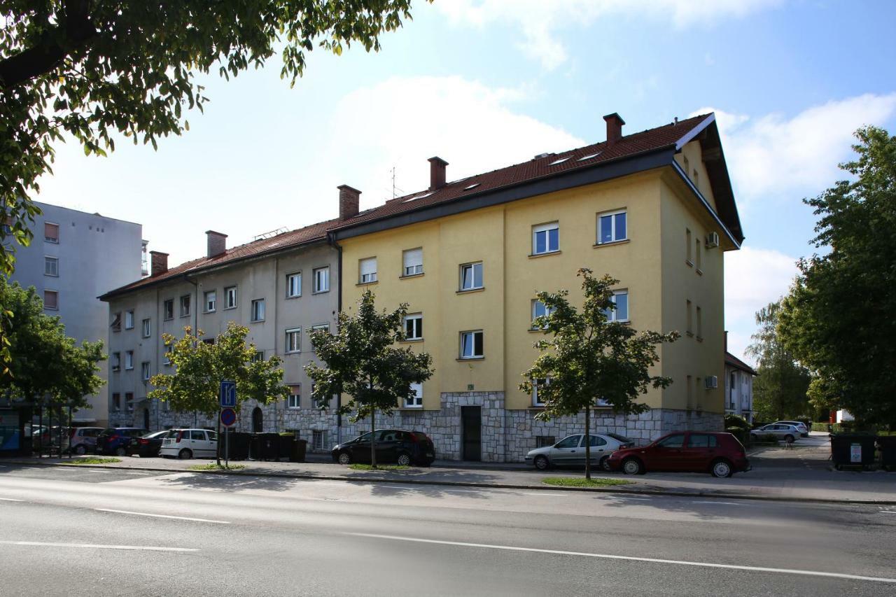 Large Two Bedroom Family App - Free Parking Ljubljana Exterior photo